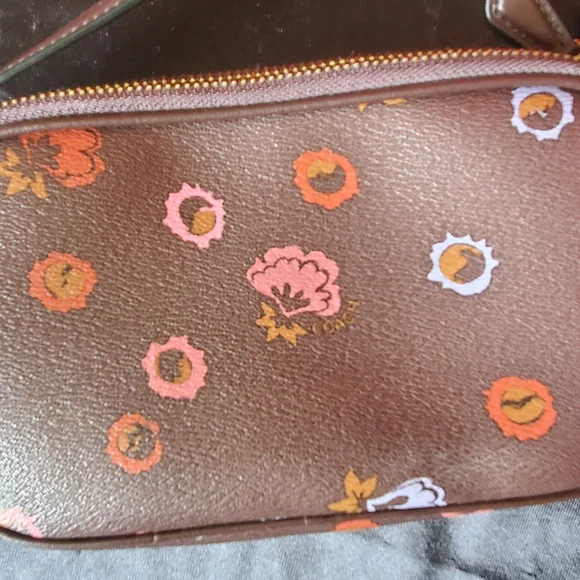 Coach Pink and Brown Crossbody Bag with Elegant Design - Picture 10 of 10